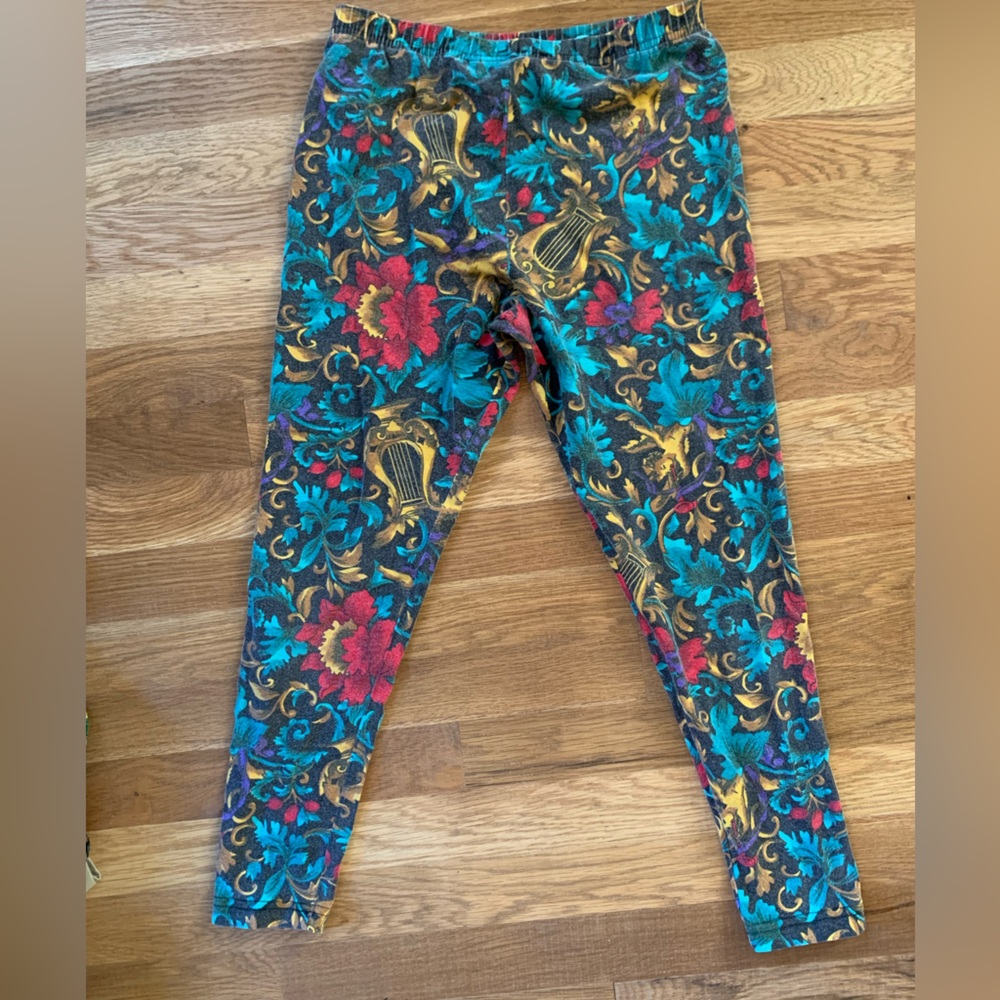 Vintage Moda International Leggings with Lyre and Florals